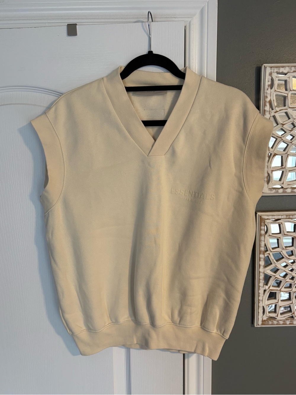 Fear of God ESSENTIALS V-Neck Vest